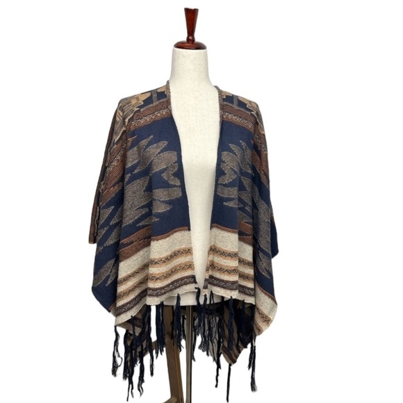 Iska Blanket Shawl Sweater with Fringe. Beige Camel OS #315 - Picture 1 of 9